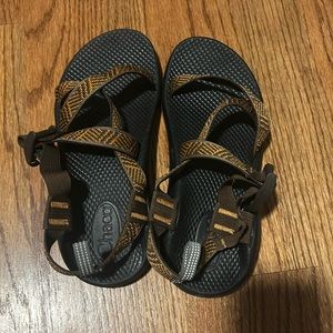 Chaco youth size 5